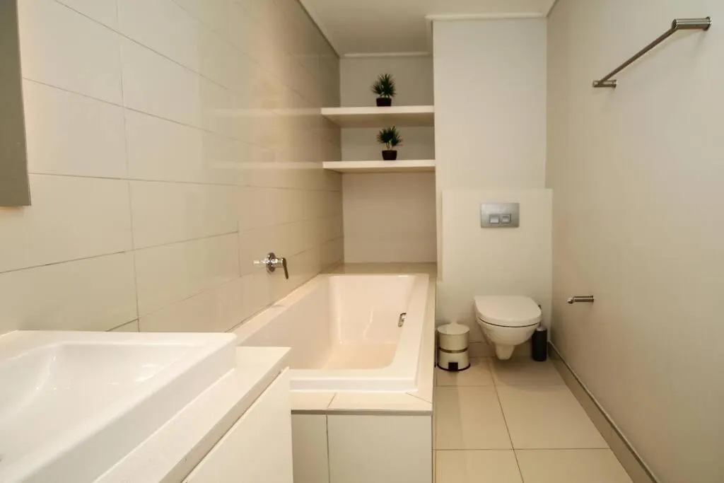 2010 Pullman Lovely 2 Bedroom Apartment In The Cbd Cape Town South Africa
